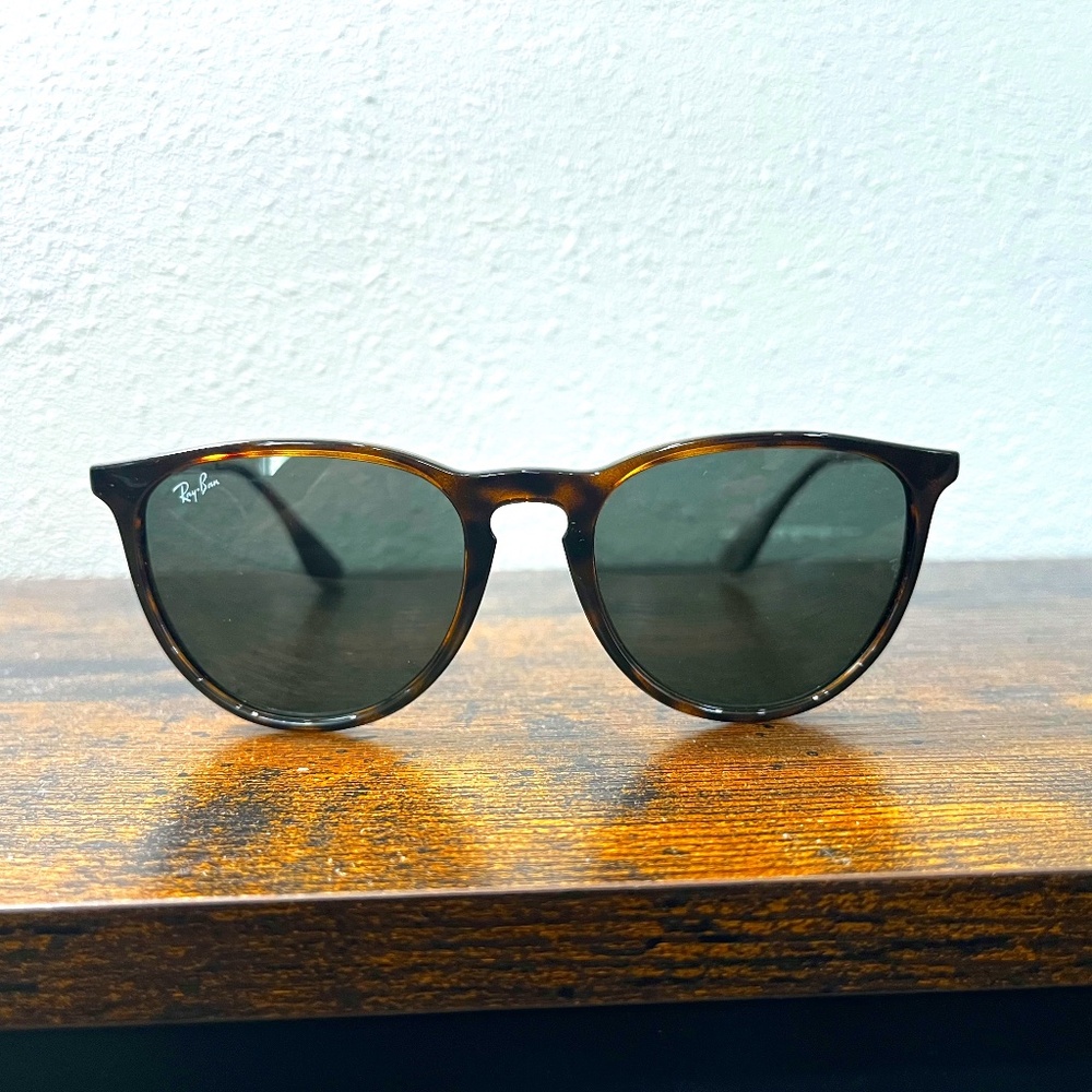 Ray-Ban Erika sunglasses (RB4171). Brown frame/grey lenses